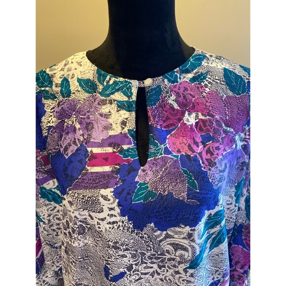Anthony Richards Blouse Size ? 2X Purple Royal Blue Floral Keyhole Angel Wings - Picture 2 of 10